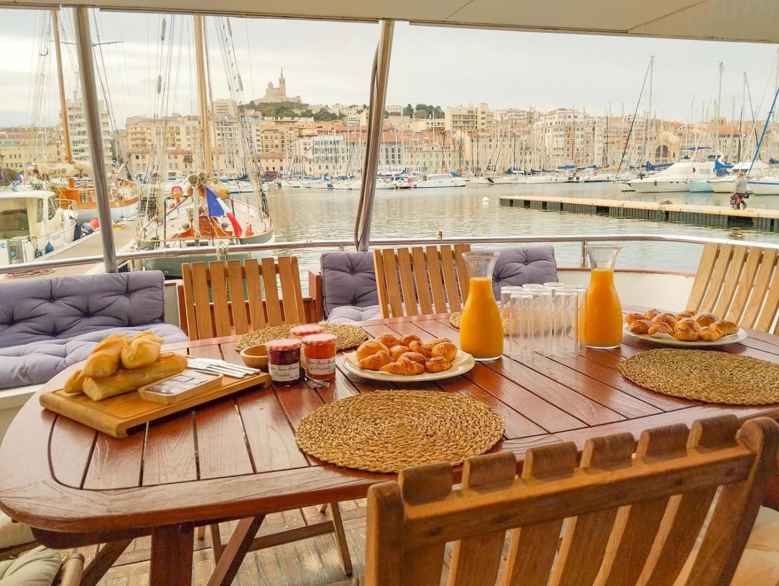 Botel Yacht Idealement Situe Au Coeur Du Vieux-port Marseilles